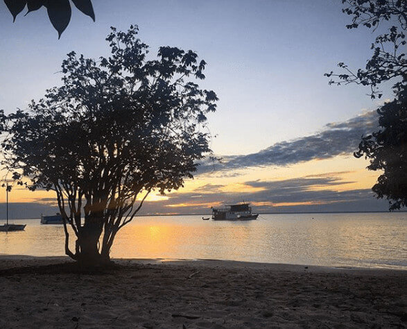 Dominique Provost-Chalkley Loves Sunsets (Nature Lover Lifestyle)